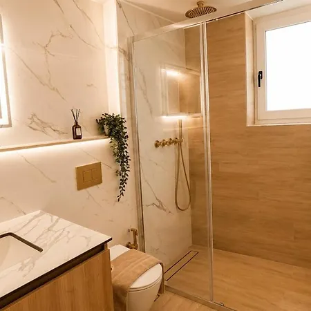Sas Luxury 2 Apartment *